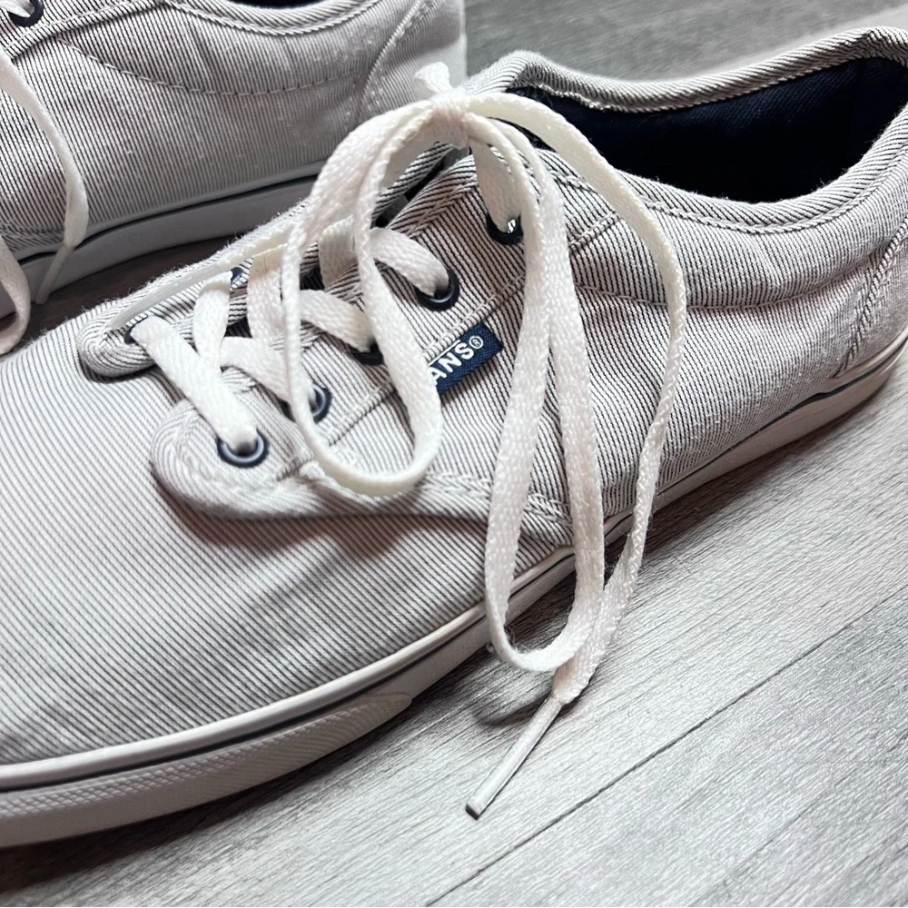 VANS Canvas Lace up Atwood Sneakers in Navy White Pinstripe SZ 8.5